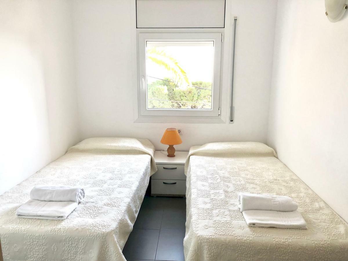 Chalet Doble Almadraba Villa Roses Ngoại thất bức ảnh