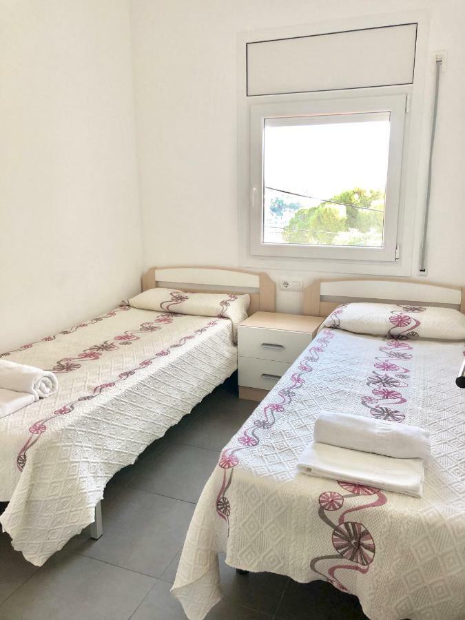 Chalet Doble Almadraba Villa Roses Ngoại thất bức ảnh
